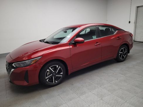 Used 2025 Nissan Sentra SV image 2