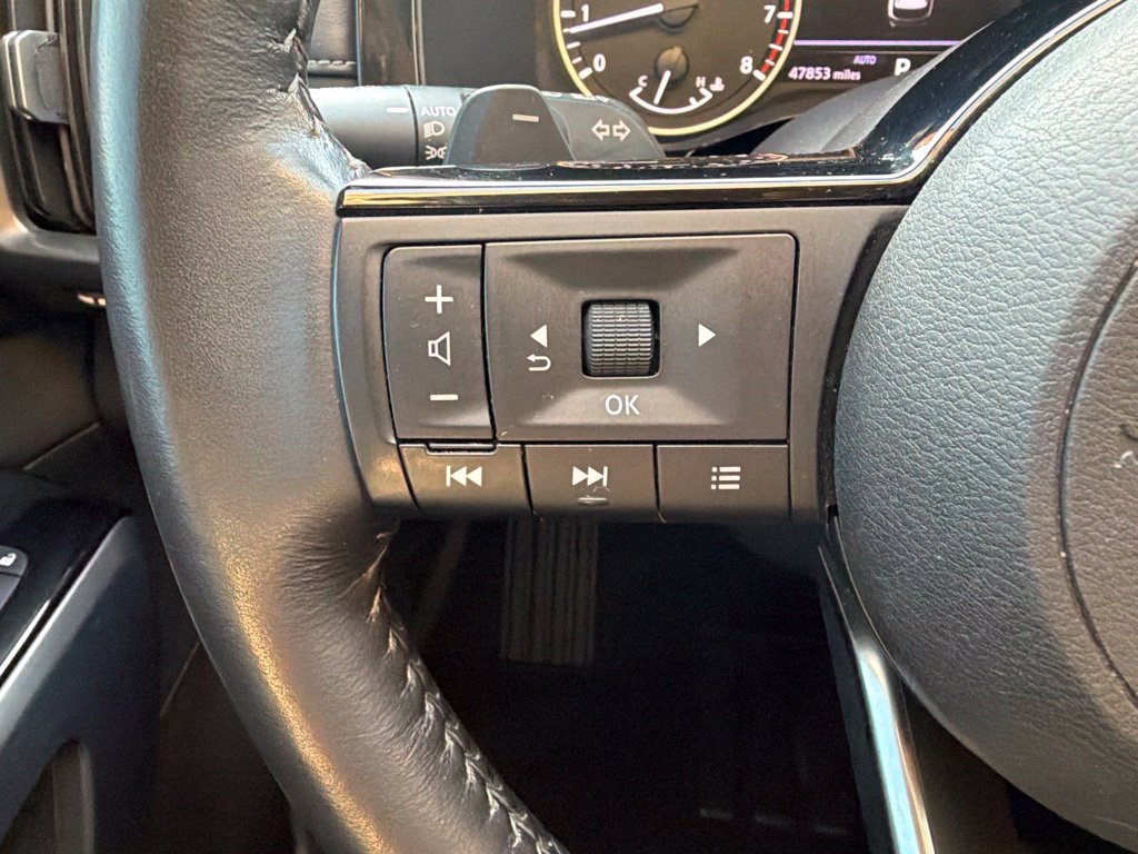 Used 2023 Nissan Pathfinder SL AWD/4WD image 25