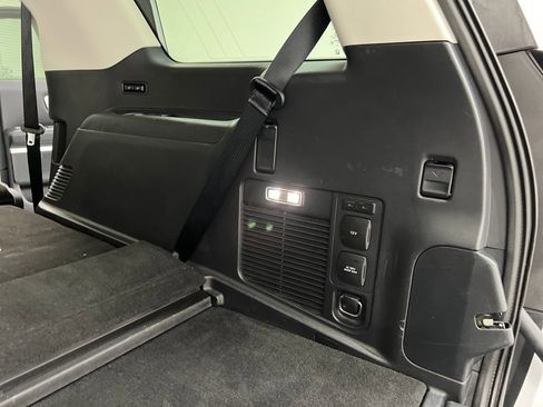 Used 2025 Ford Expedition Platinum image 42
