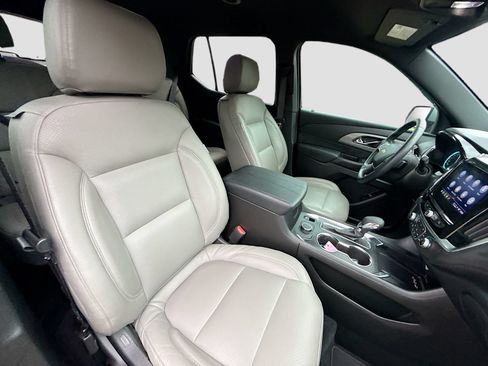 Used 2024 Chevrolet Traverse LT FWD image 25