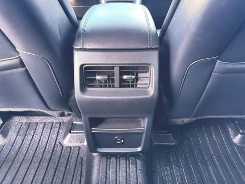 Used 2022 Ford Edge SEL image 20