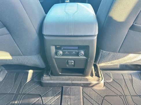 Used 2020 Chevrolet Traverse LT w/ LPO, Floor Liner Package image 32