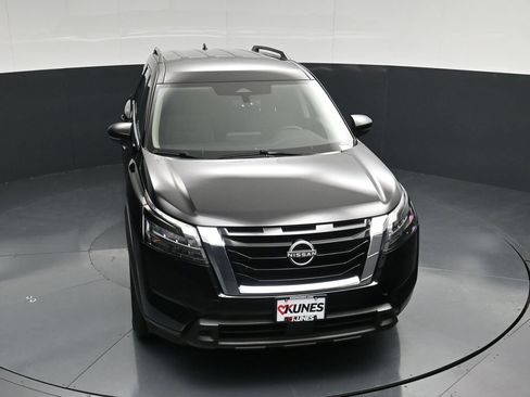 Used 2025 Nissan Pathfinder SV FWD image 48