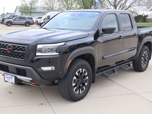 Used 2023 Nissan Frontier PRO-4X w/ Pro Convenience Package AWD/4WD image 2