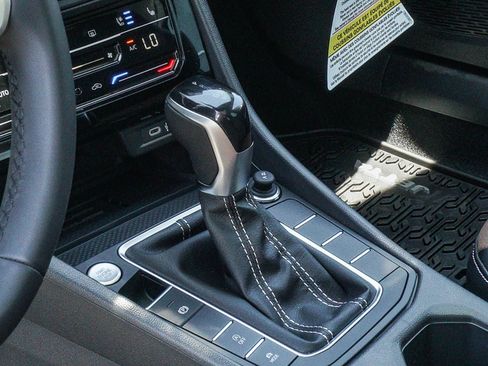 New 2026 Volkswagen Jetta SEL FWD image 22