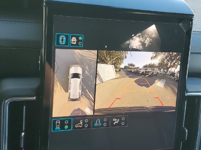 New 2026 GMC Yukon Denali w/ Sun & Power Step Package AWD/4WD image 9