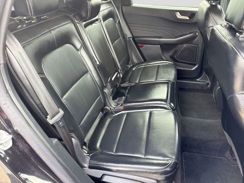 Certified 2025 Ford Escape Platinum image 19