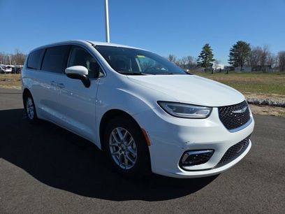 Used 2023 Chrysler Pacifica Touring-L