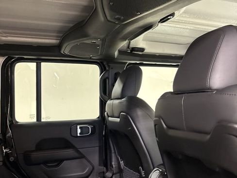 New 2025 Jeep Wrangler Unlimited Sahara AWD/4WD image 39