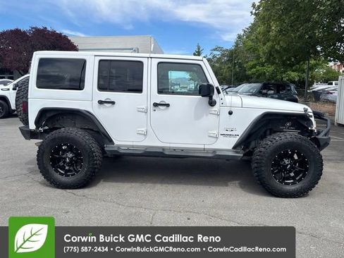 Used 2016 Jeep Wrangler Unlimited Sahara w/ Connectivity Group AWD/4WD image 7