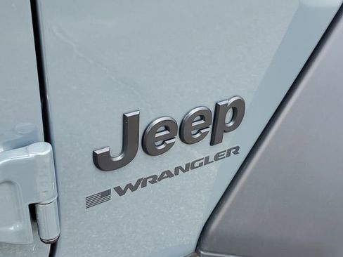 Certified 2025 Jeep Wrangler Sport AWD/4WD image 10