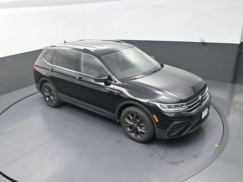 Used 2023 Volkswagen Tiguan SE FWD image 24