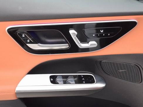 Certified 2025 Mercedes-Benz GLC 300 image 20