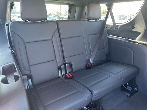 Used 2025 Chevrolet Suburban LT w/ Comfort Package image 29