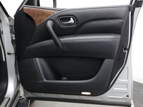 Used 2018 INFINITI QX80 4WD w/ Driver Assistance Package image 46