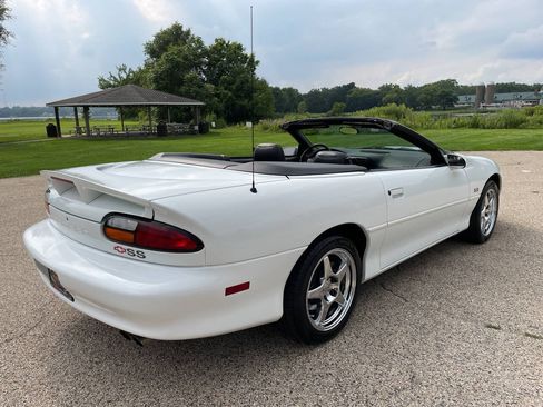 Used 2002 Chevrolet Camaro Z28 w/ SS Performance/Appearance Pkg RWD image 82