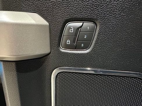 Used 2018 Ford F150 Lariat w/ Equipment Group 502A Luxury AWD/4WD image 7