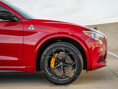 Used 2020 Alfa Romeo Stelvio Quadrifoglio image 11