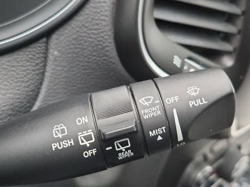 Used 2022 Jeep Cherokee Latitude Lux w/ Sun & Sound Group AWD/4WD image 27