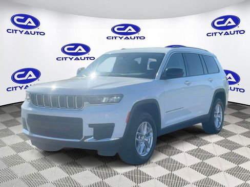 Used 2023 Jeep Grand Cherokee L Laredo image 7
