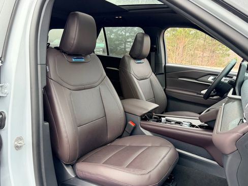 New 2026 Ford Explorer Platinum image 40