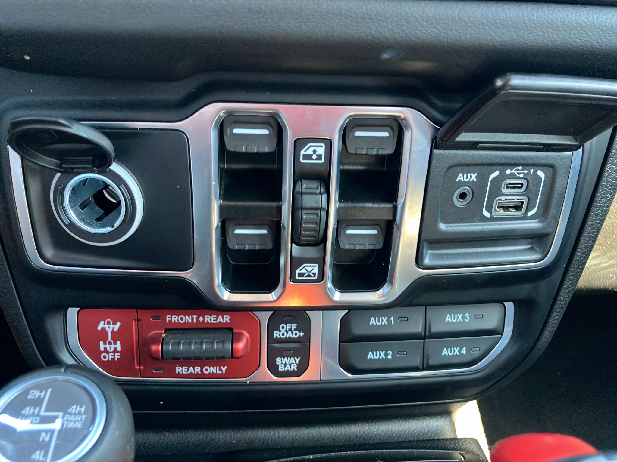 Used 2024 Jeep Wrangler Unlimited Rubicon 4xe AWD/4WD image 22