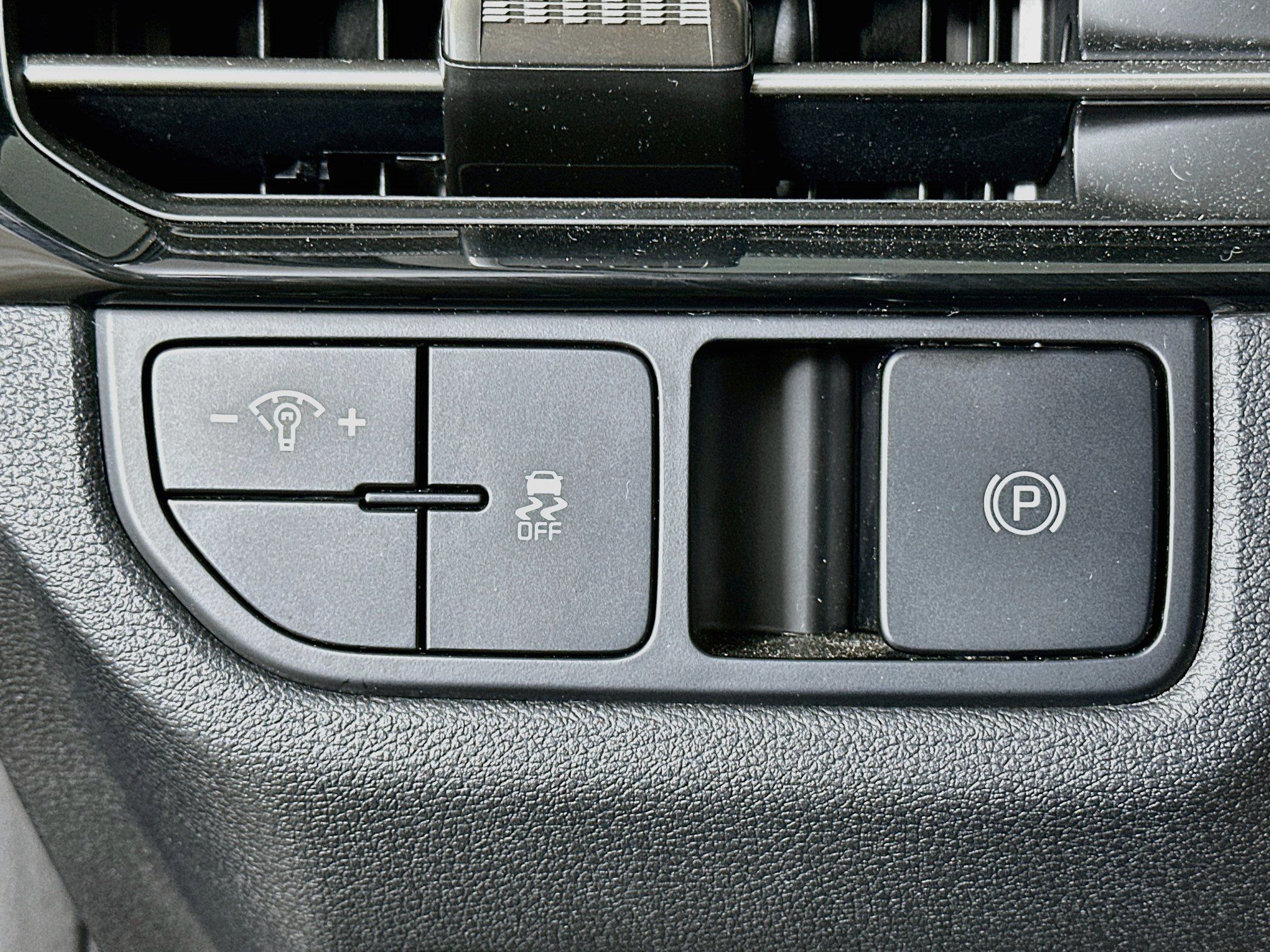 Used 2026 Kia Sportage LX FWD image 17
