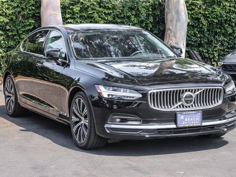 Used 2023 Volvo S90 B6 Plus AWD/4WD image 3