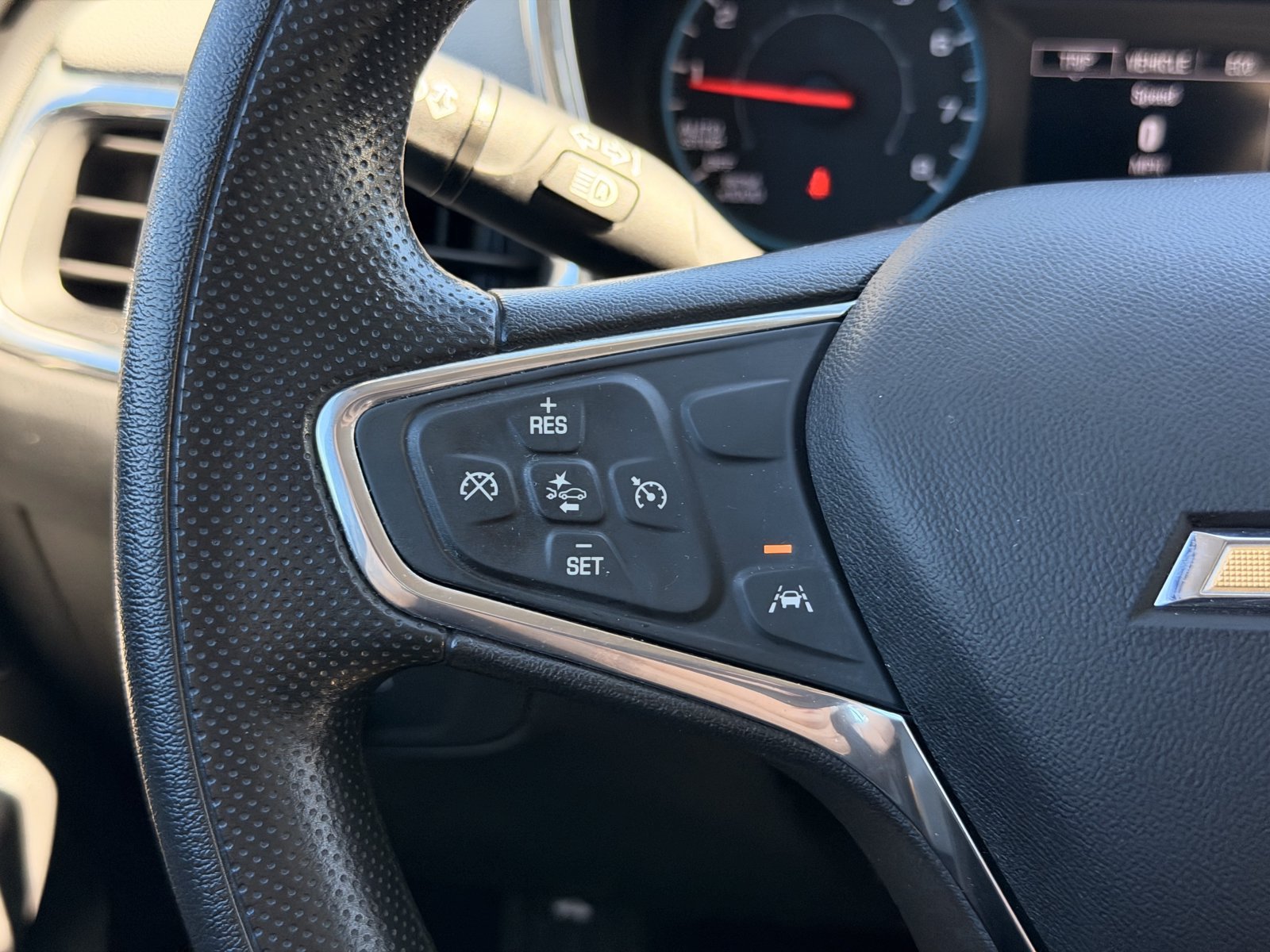 Used 2020 Chevrolet Equinox LS AWD/4WD image 19