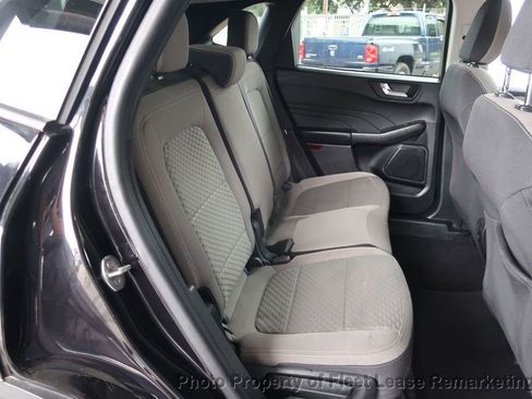 Used 2021 Ford Escape SE image 19