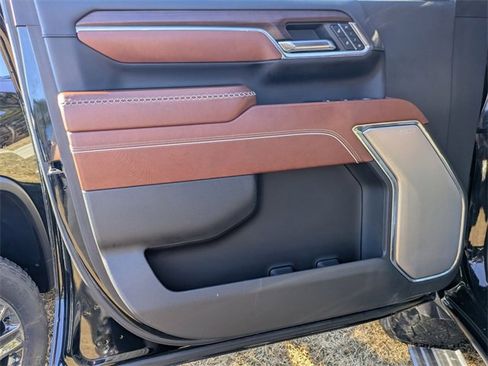 Certified 2024 GMC Sierra 2500 Denali Ultimate image 9