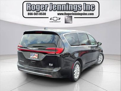 Used 2024 Chrysler Pacifica Touring-L