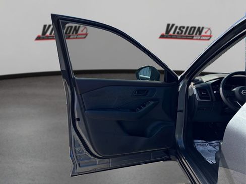 Used 2023 Nissan Rogue S image 23