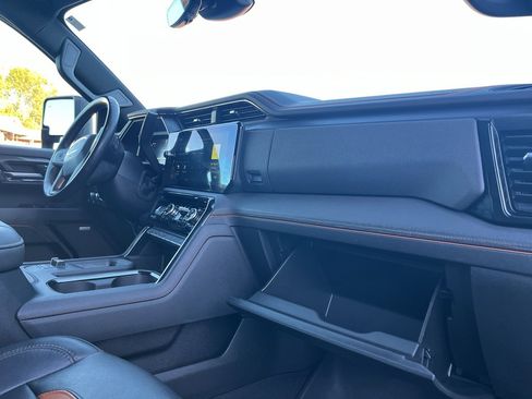 Used 2024 GMC Sierra 2500 AT4 w/ AT4 Premium Plus Package image 37