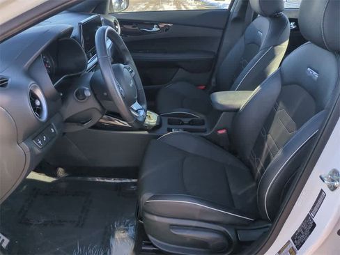 Used 2024 Kia Forte GT-Line w/ GT-Line Premium Package image 8