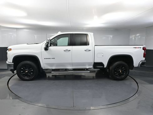 Used 2022 Chevrolet Silverado 2500 LTZ w/ Safety Package AWD/4WD image 11