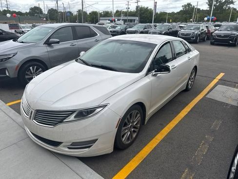 Used 2014 Lincoln MKZ FWD image 1
