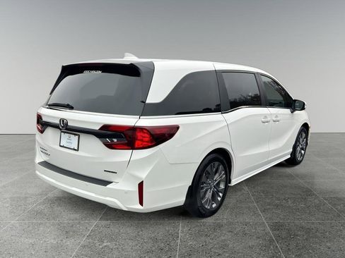 Certified 2025 Honda Odyssey Touring image 6