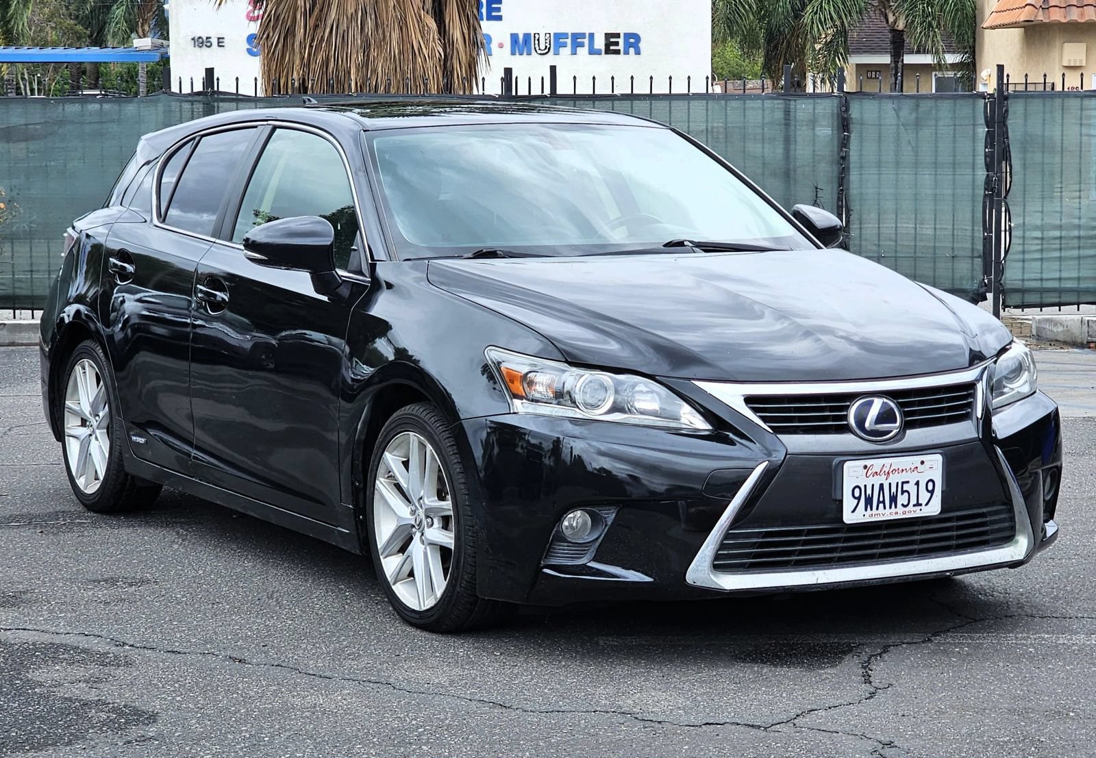 Used 2017 Lexus CT 200h w/ Seat Comfort Package FWD image 2