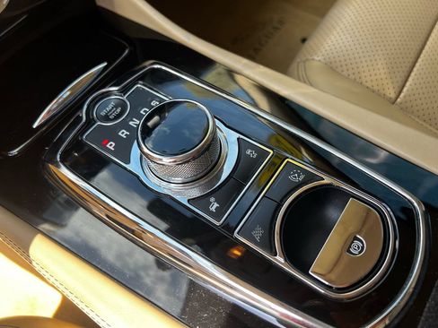 Used 2012 Jaguar XK Coupe RWD image 21