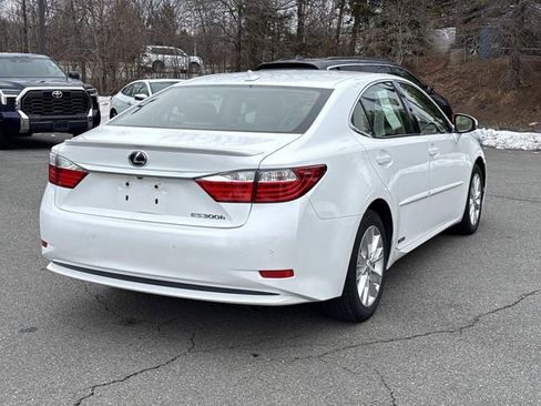 Used 2013 Lexus ES 300h w/ Luxury Pkg image 2