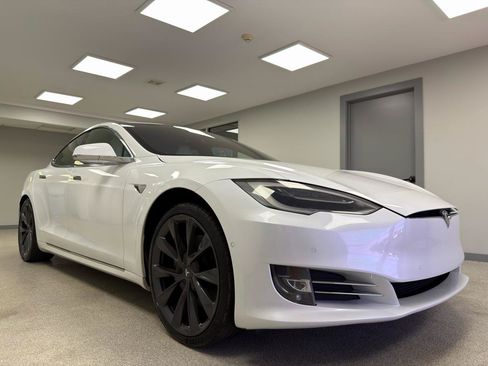 Used 2020 Tesla Model S AWD image 4