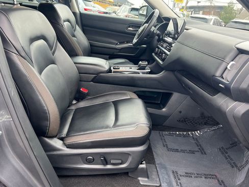Used 2023 Nissan Pathfinder SL w/ Cargo Package image 30