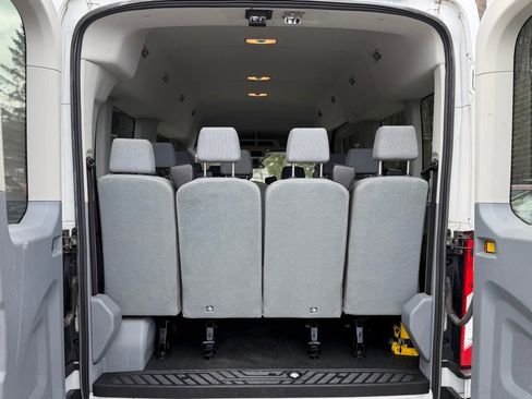 Used 2019 Ford Transit 350 XLT RWD image 5
