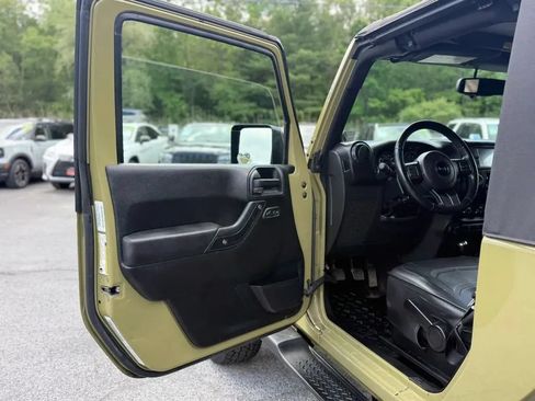 Used 2013 Jeep Wrangler Sahara w/ Connectivity Group AWD/4WD image 11