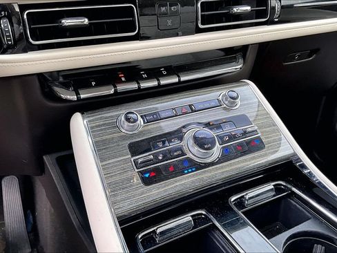 Used 2022 Lincoln Aviator Black Label AWD/4WD image 21