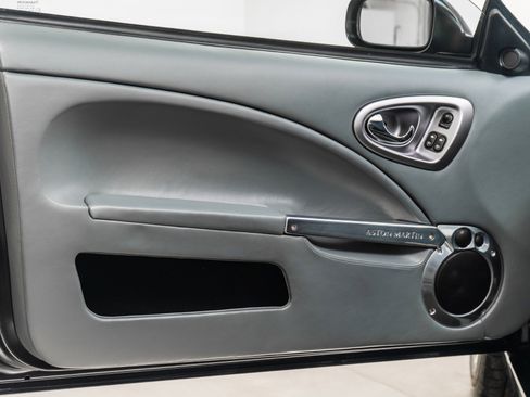 Used 2003 Aston Martin Vanquish image 40