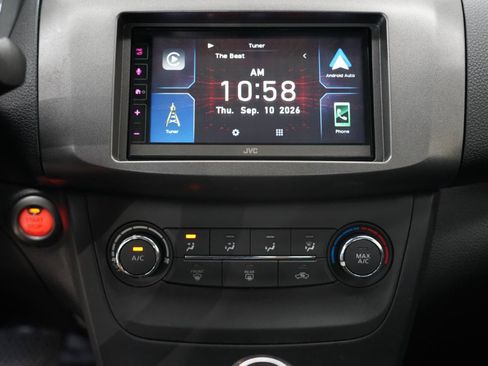Used 2017 Nissan Sentra SV FWD image 19
