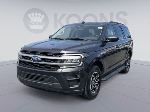 Used 2024 Ford Expedition XLT AWD/4WD image 1