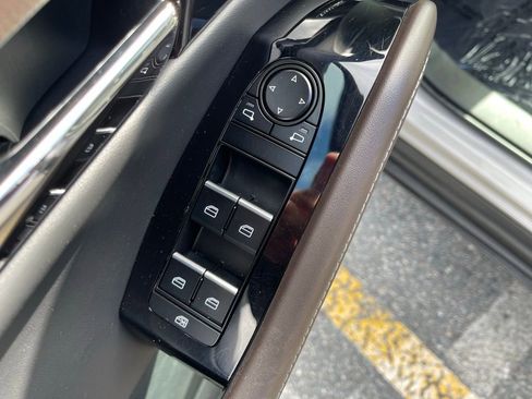 Used 2022 MAZDA CX-30 AWD 2.5 S w/ Premium Package image 18